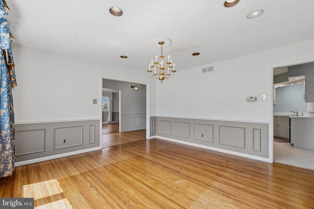 417 MONMOUTH DR, Cherry Hill, NJ 08002