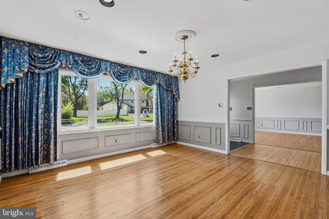 417 MONMOUTH DR, Cherry Hill, NJ 08002