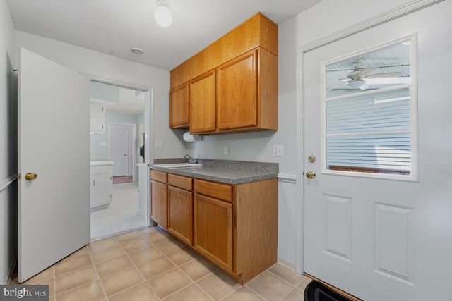 417 MONMOUTH DR, Cherry Hill, NJ 08002