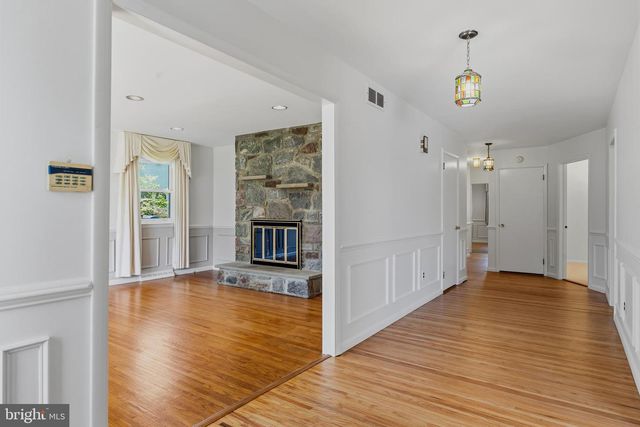 417 MONMOUTH DR, Cherry Hill, NJ 08002