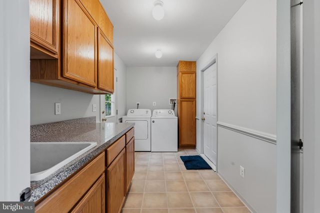 417 MONMOUTH DR, Cherry Hill, NJ 08002