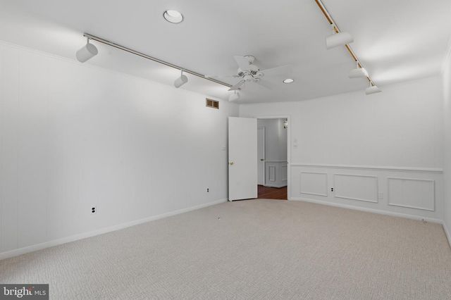 417 MONMOUTH DR, Cherry Hill, NJ 08002