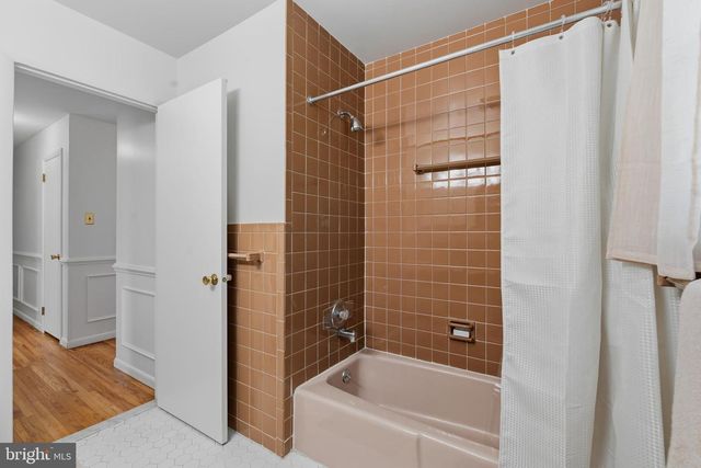 417 MONMOUTH DR, Cherry Hill, NJ 08002