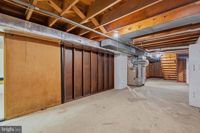 417 MONMOUTH DR, Cherry Hill, NJ 08002
