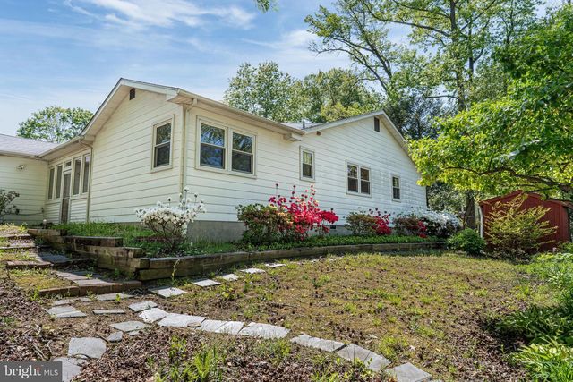 417 MONMOUTH DR, Cherry Hill, NJ 08002