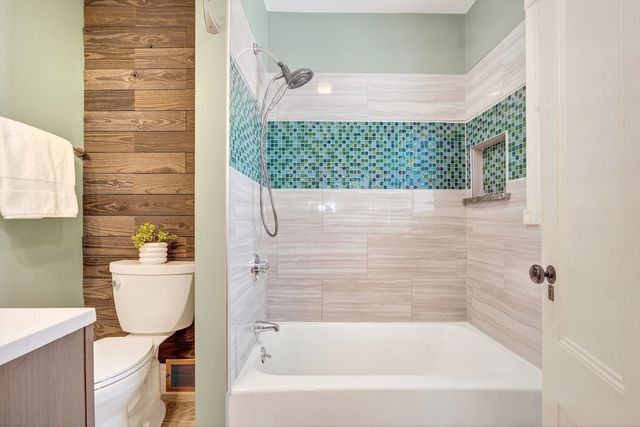 79 Baxter St, Melrose, MA 02176