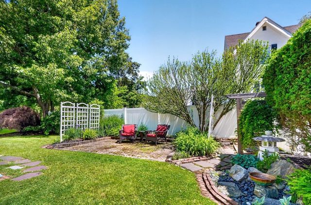 79 Baxter St, Melrose, MA 02176
