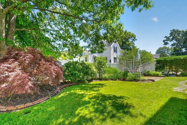 79 Baxter St, Melrose, MA 02176