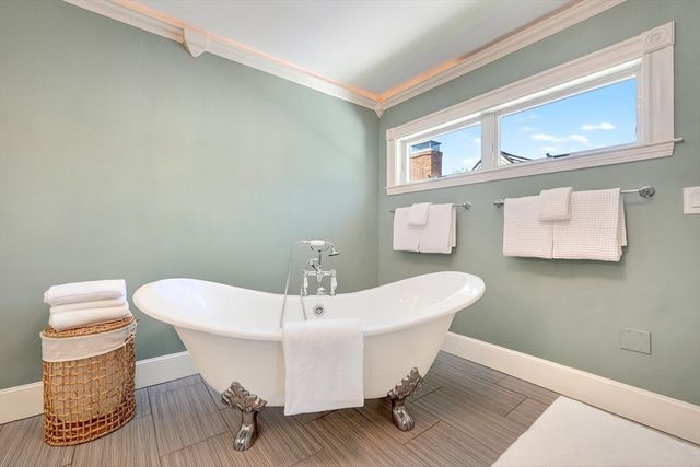 79 Baxter St, Melrose, MA 02176