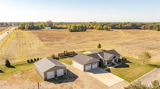 34101 Craig Lake Road, Brighton, IL 62012