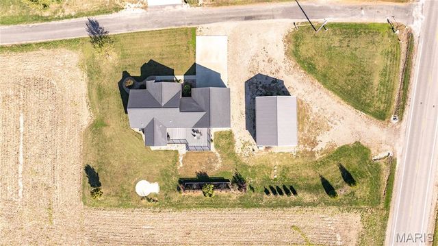 34101 Craig Lake Road, Brighton, IL 62012