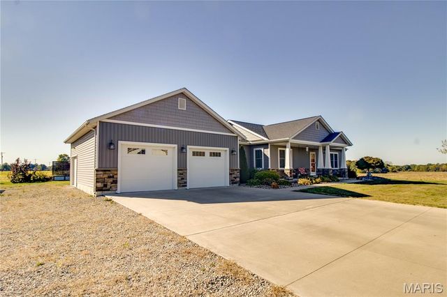 34101 Craig Lake Road, Brighton, IL 62012