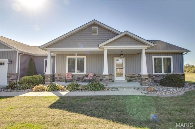 34101 Craig Lake Road, Brighton, IL 62012