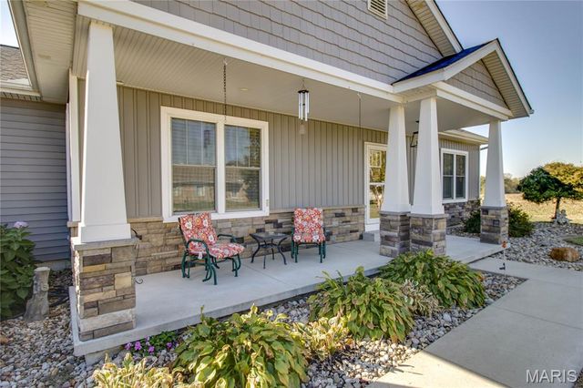 34101 Craig Lake Road, Brighton, IL 62012