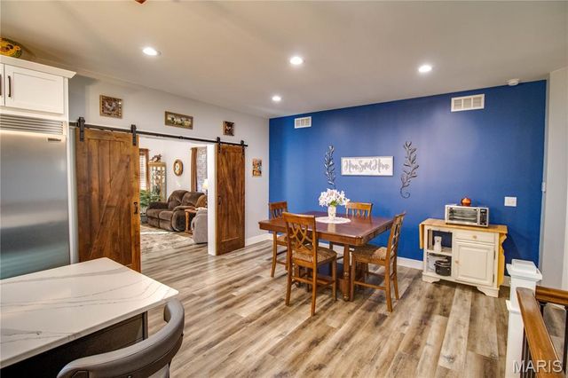 34101 Craig Lake Road, Brighton, IL 62012