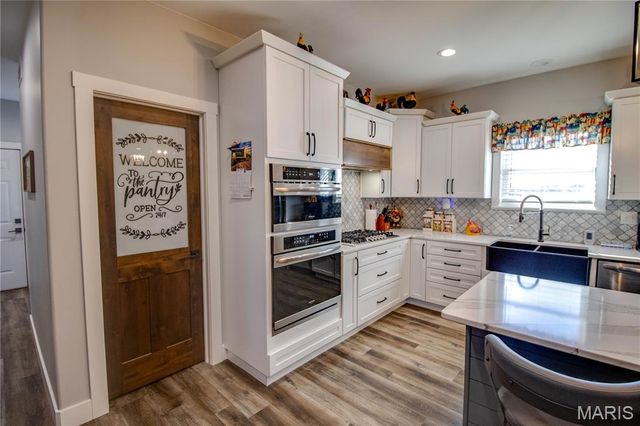 34101 Craig Lake Road, Brighton, IL 62012