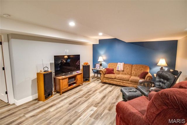 34101 Craig Lake Road, Brighton, IL 62012