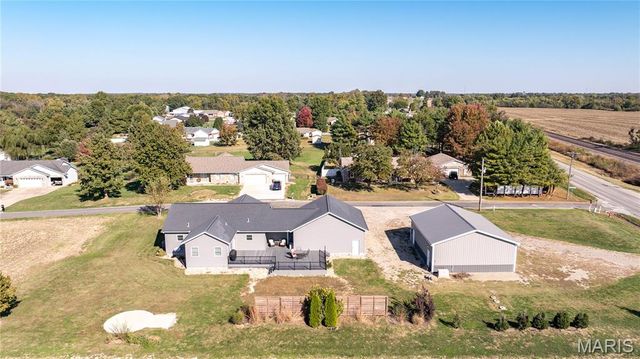 34101 Craig Lake Road, Brighton, IL 62012