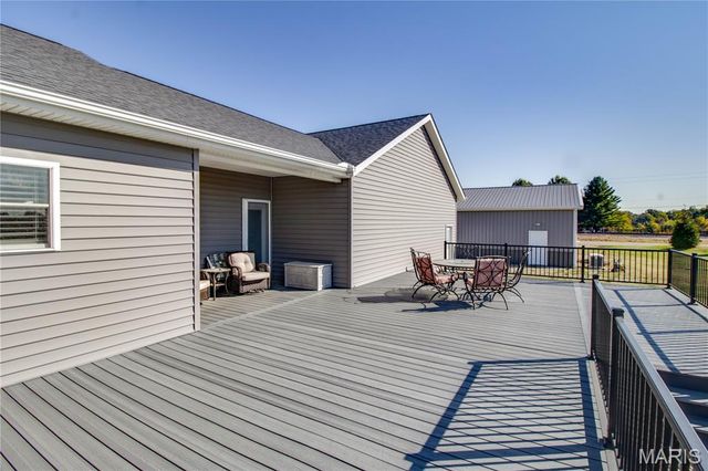 34101 Craig Lake Road, Brighton, IL 62012