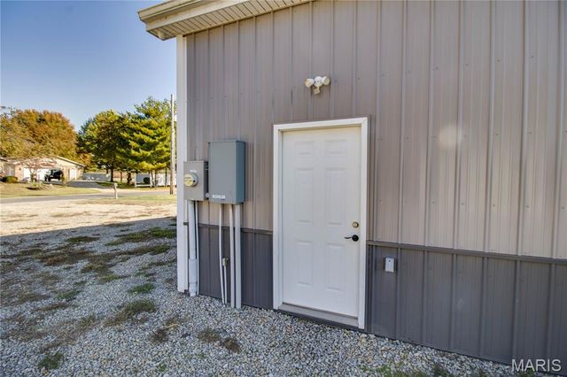 34101 Craig Lake Road, Brighton, IL 62012