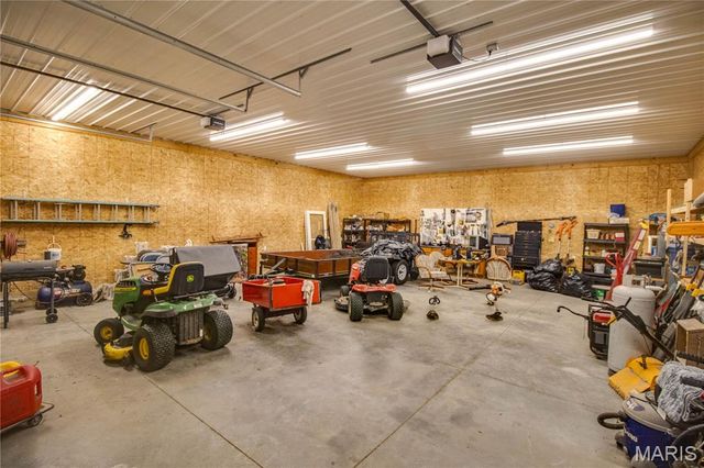 34101 Craig Lake Road, Brighton, IL 62012
