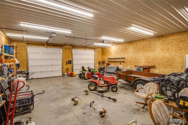 34101 Craig Lake Road, Brighton, IL 62012