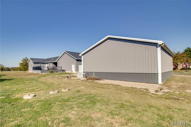 34101 Craig Lake Road, Brighton, IL 62012