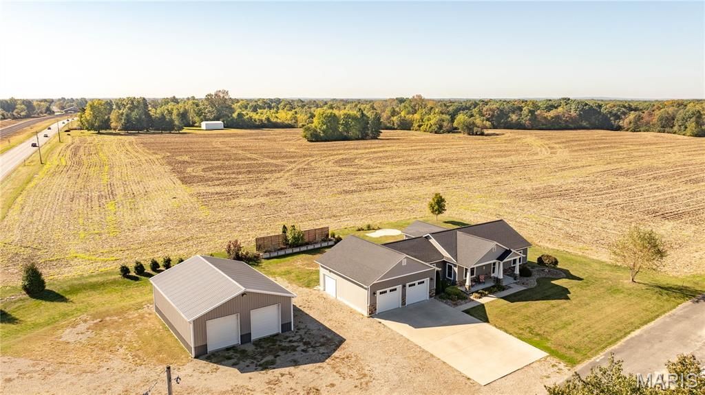 Image 2 of property listing at 34101 Craig Lake Road, Brighton, IL 62012