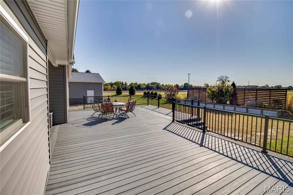 Image 77 of property listing at 34101 Craig Lake Road, Brighton, IL 62012
