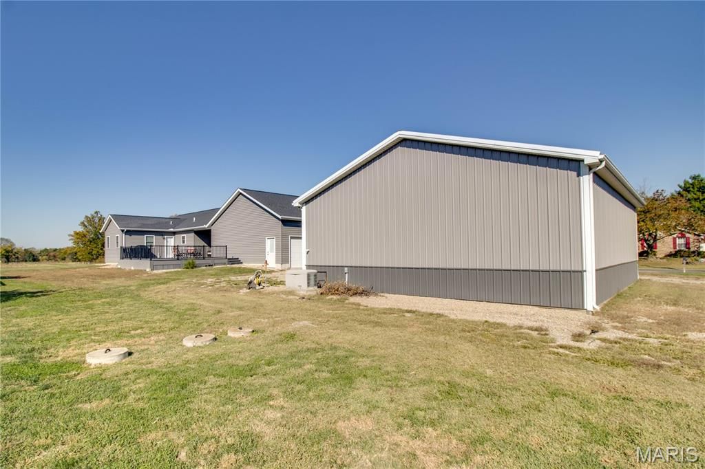 Image 85 of property listing at 34101 Craig Lake Road, Brighton, IL 62012