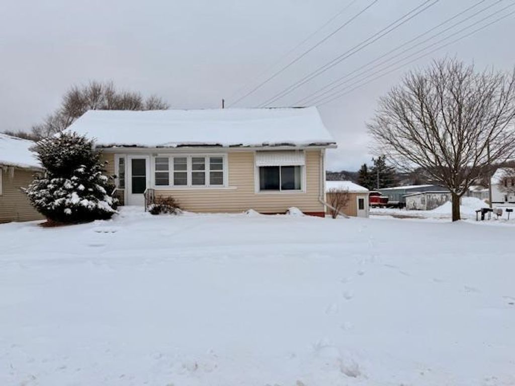 111 N Commercial Street, Viola, WI 54664