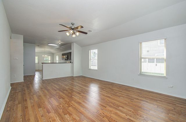 1634 Road 5102, Cleveland, TX 77327