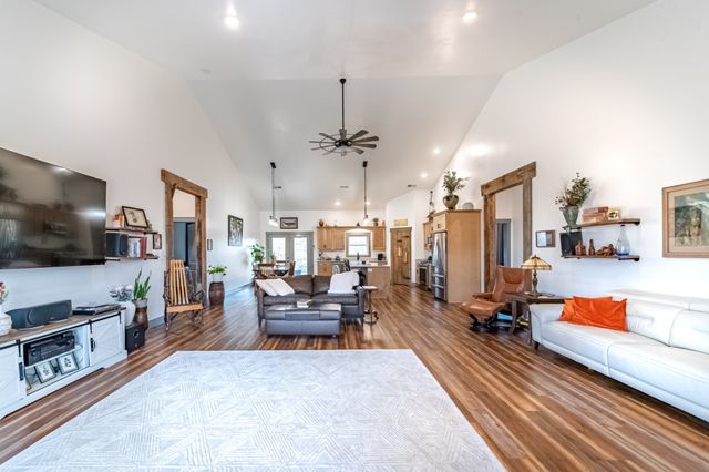 6005 Pilgrims Pass, Primm Springs, TN 38476