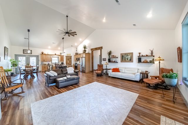 6005 Pilgrims Pass, Primm Springs, TN 38476