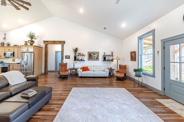 6005 Pilgrims Pass, Primm Springs, TN 38476