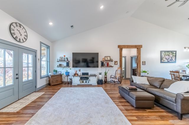 6005 Pilgrims Pass, Primm Springs, TN 38476