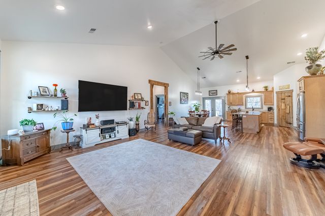 6005 Pilgrims Pass, Primm Springs, TN 38476