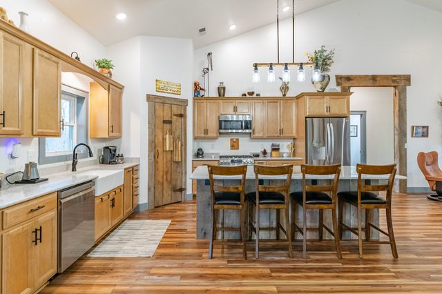 6005 Pilgrims Pass, Primm Springs, TN 38476