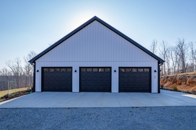 6005 Pilgrims Pass, Primm Springs, TN 38476