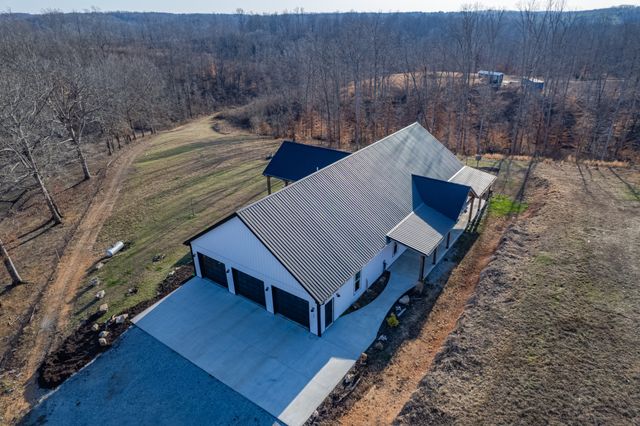 6005 Pilgrims Pass, Primm Springs, TN 38476