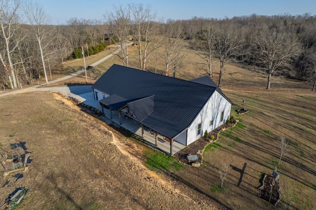 6005 Pilgrims Pass, Primm Springs, TN 38476