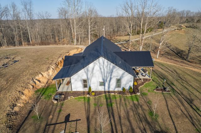 6005 Pilgrims Pass, Primm Springs, TN 38476