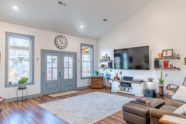 6005 Pilgrims Pass, Primm Springs, TN 38476