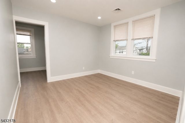 58 Sidney St, Lodi Boro, NJ 07644