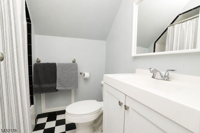 58 Sidney St, Lodi Boro, NJ 07644