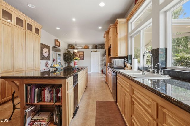 764 Jess Way, Grants Pass, OR 97526