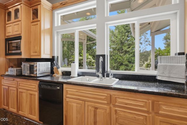 764 Jess Way, Grants Pass, OR 97526