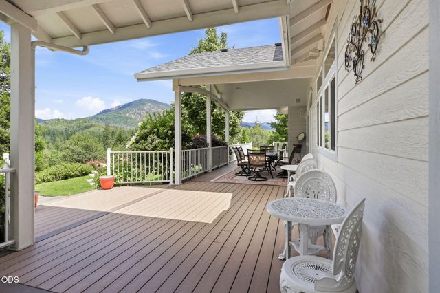 764 Jess Way, Grants Pass, OR 97526