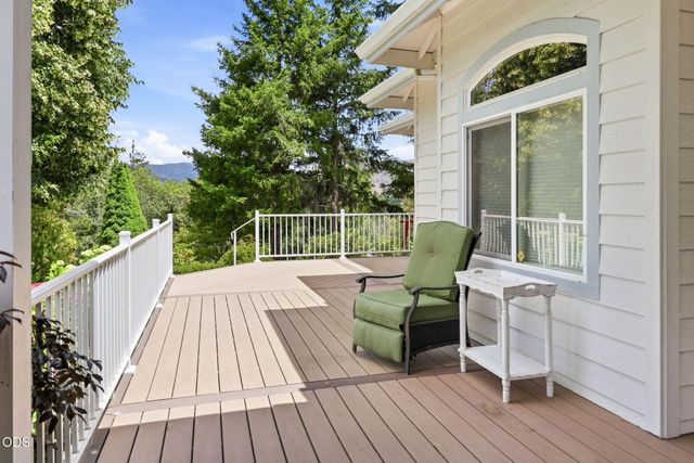 764 Jess Way, Grants Pass, OR 97526