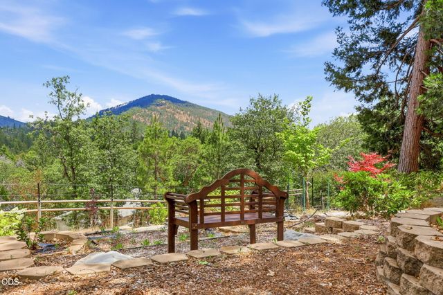 764 Jess Way, Grants Pass, OR 97526